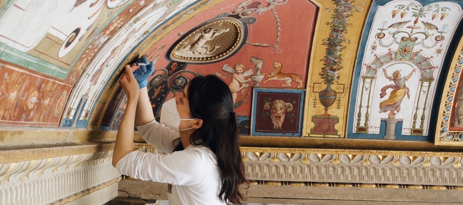 110學年度古物組學生賴盈伃於梵蒂岡博物館修護實習